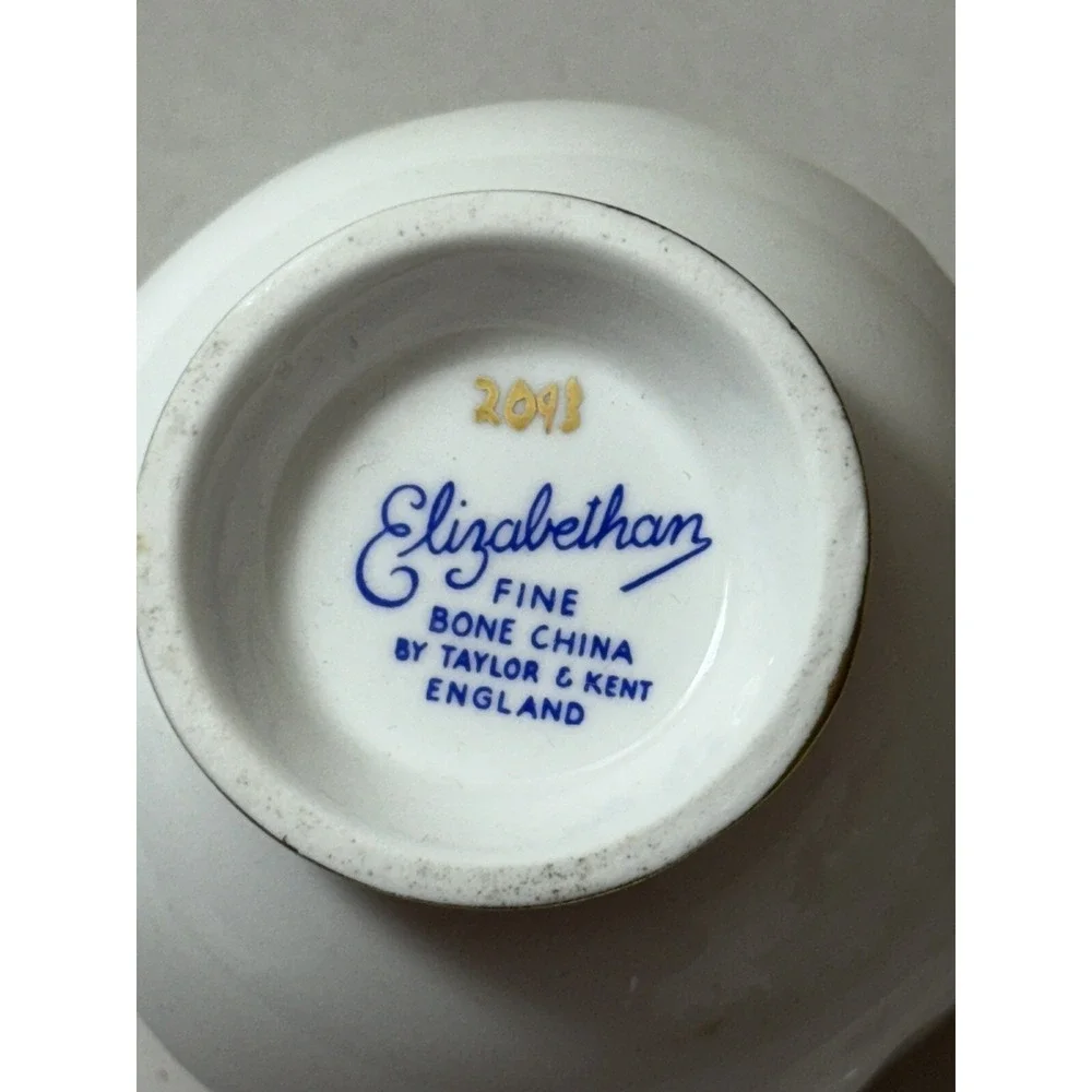 Vintage Elizabethan Fine Bone China‎ Taylor & Kent England Tea Cup & Saucer